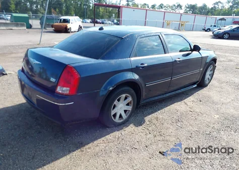 2005 Chrysler 300 Touring z USA, uszkodzony, nr VIN 2C3JA53G75H592639
